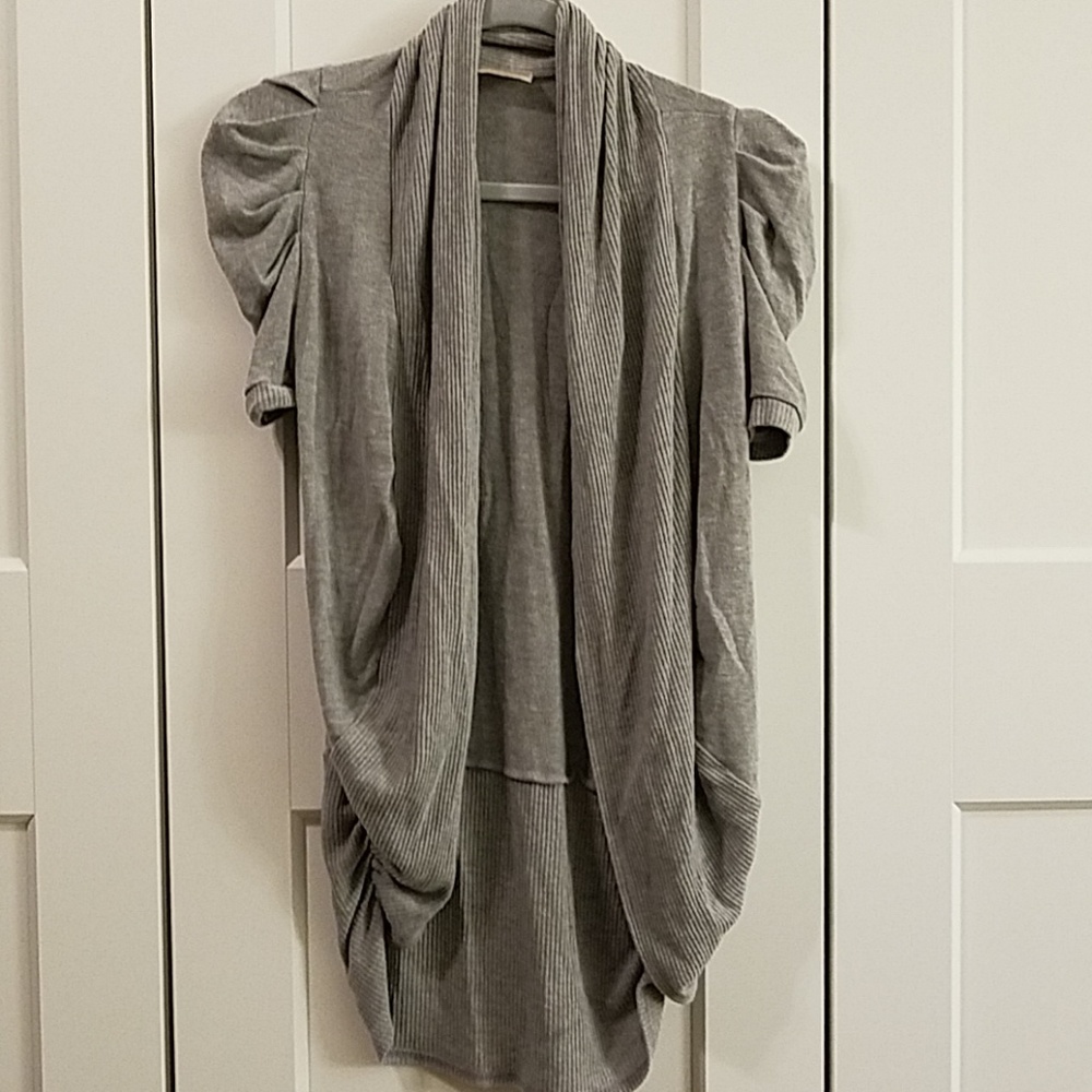 Short sleeve open top